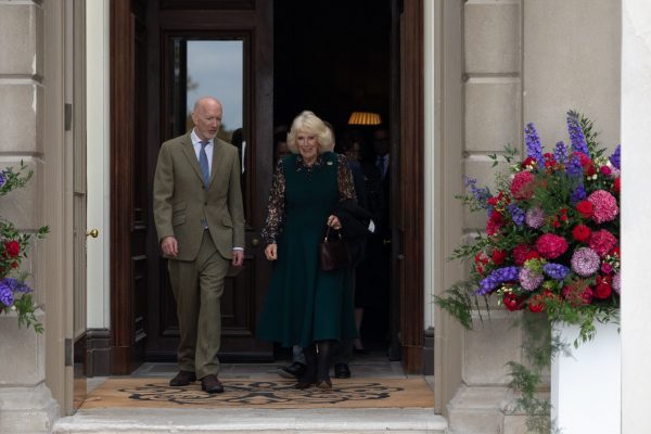 3 Simon Sebag Montefiore and The Queen at Cliveden Literary Festival 2025 (6) (c) Cliveden Literary Festival