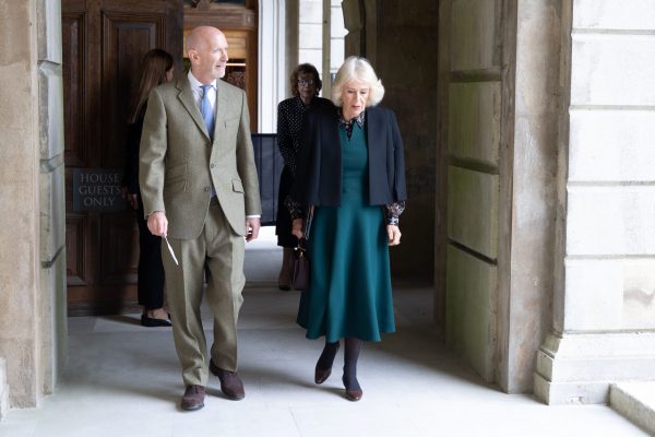 8 Simon Sebag Montefiore and The Queen at Cliveden Literary Festival 2025 (1) (c) Cliveden Literary Festival